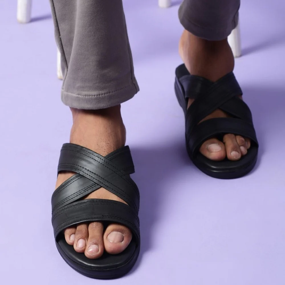 Coolers Casual Black Slippers For Men 7123-61 By Liberty - Image 4