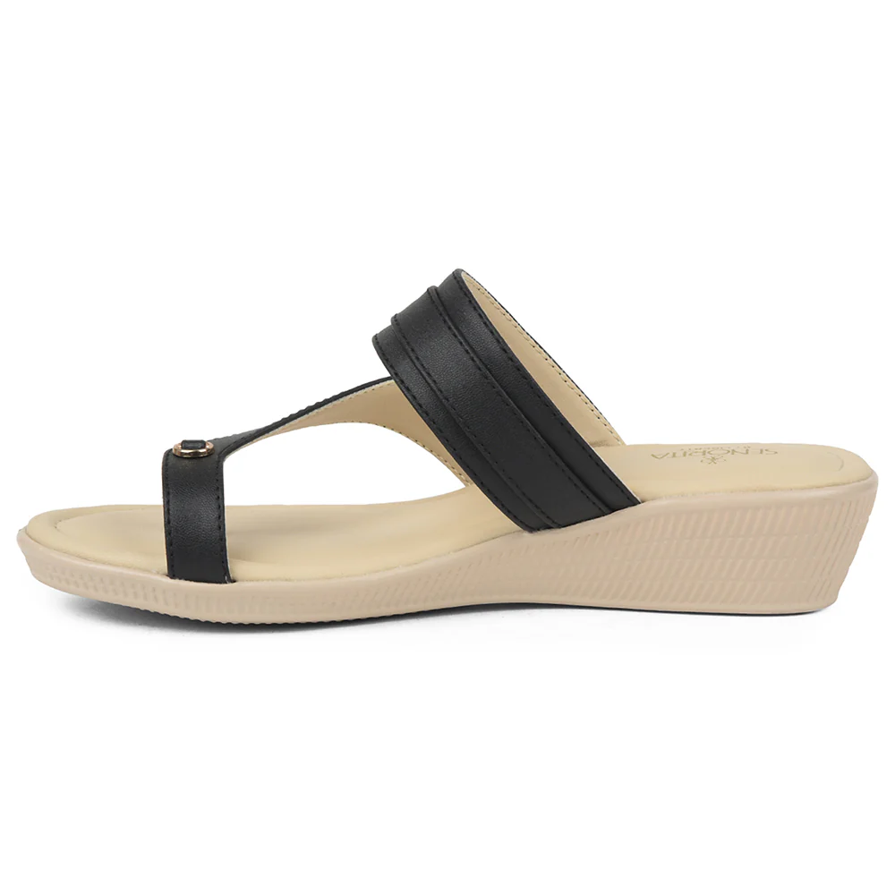Senorita Black Casual Sandal For Women AFL-9 By Liberty - Image 3