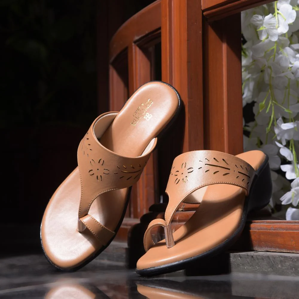 Senorita By Liberty Women JD-47 Beige Casual Toe Ring Slippers - Image 4